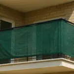 Затеняющая сетка на балконе: защита от южного солнца